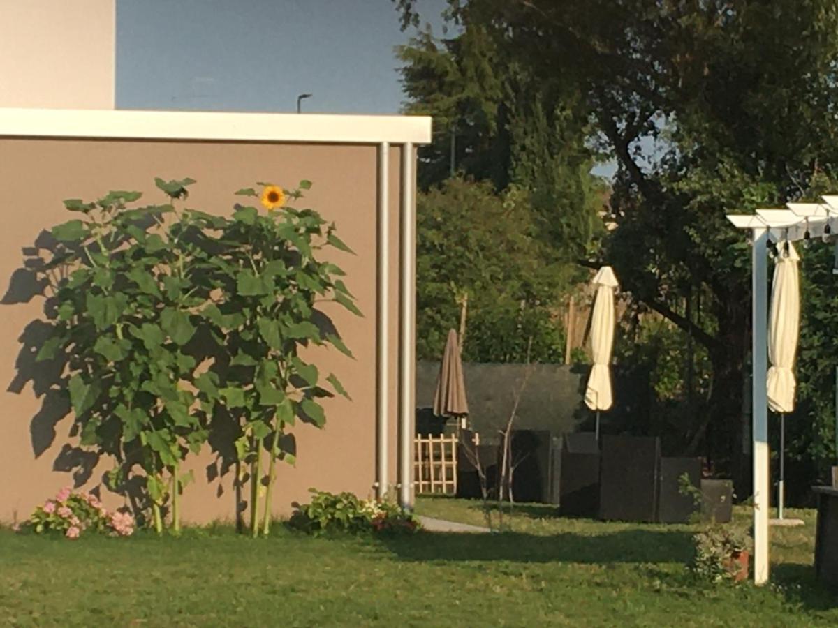I Broletti Del Garda Hotel Pacengo Di Lazise Buitenkant foto