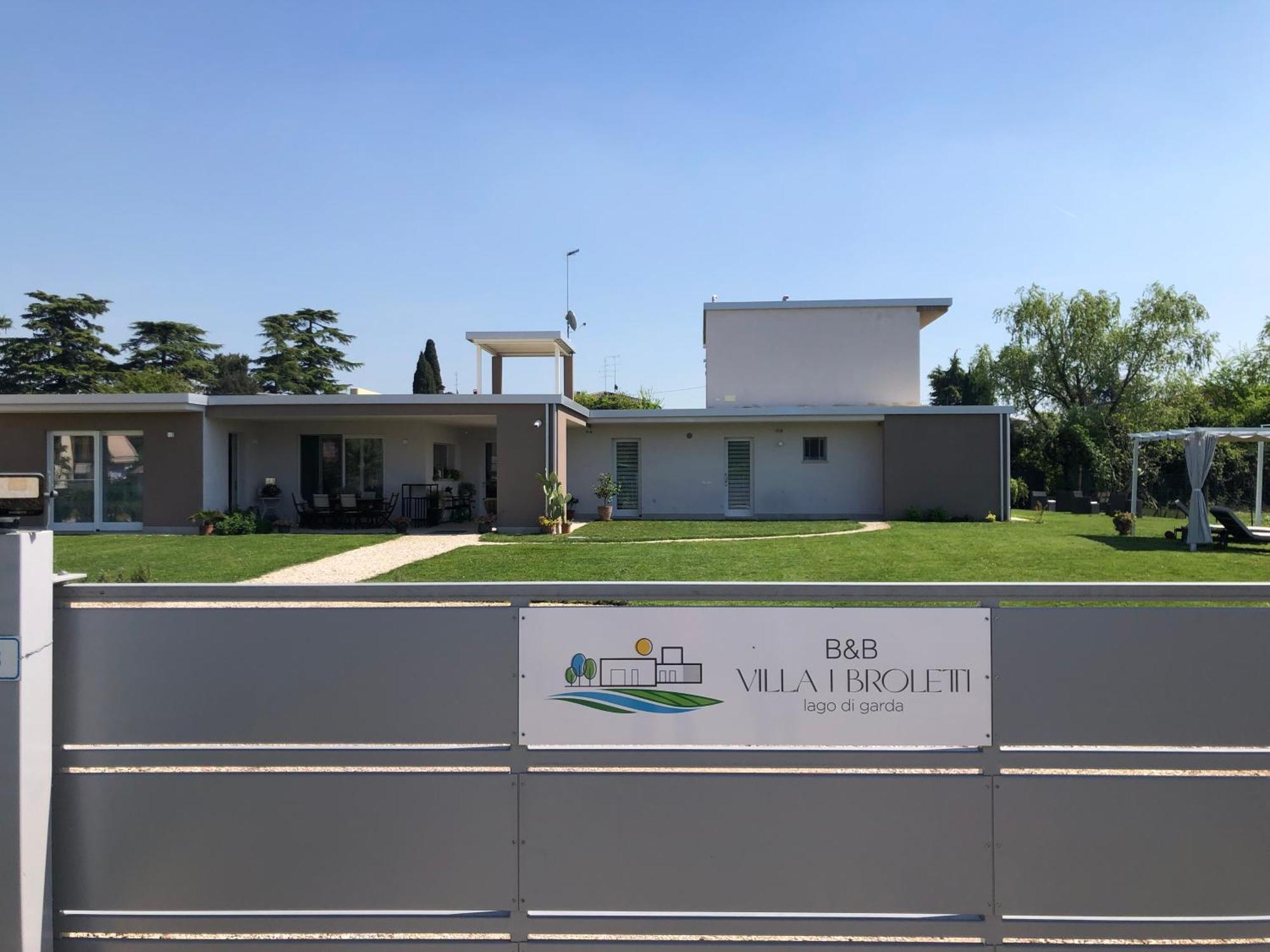 I Broletti Del Garda Hotel Pacengo Di Lazise Buitenkant foto