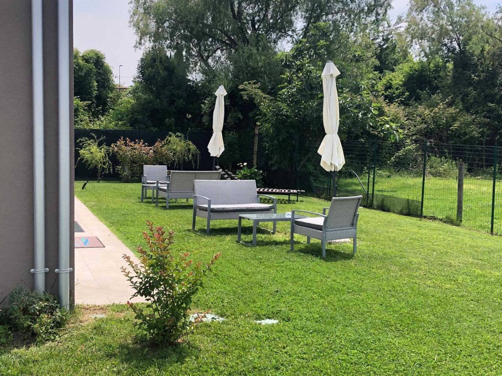 I Broletti Del Garda Hotel Pacengo Di Lazise Buitenkant foto